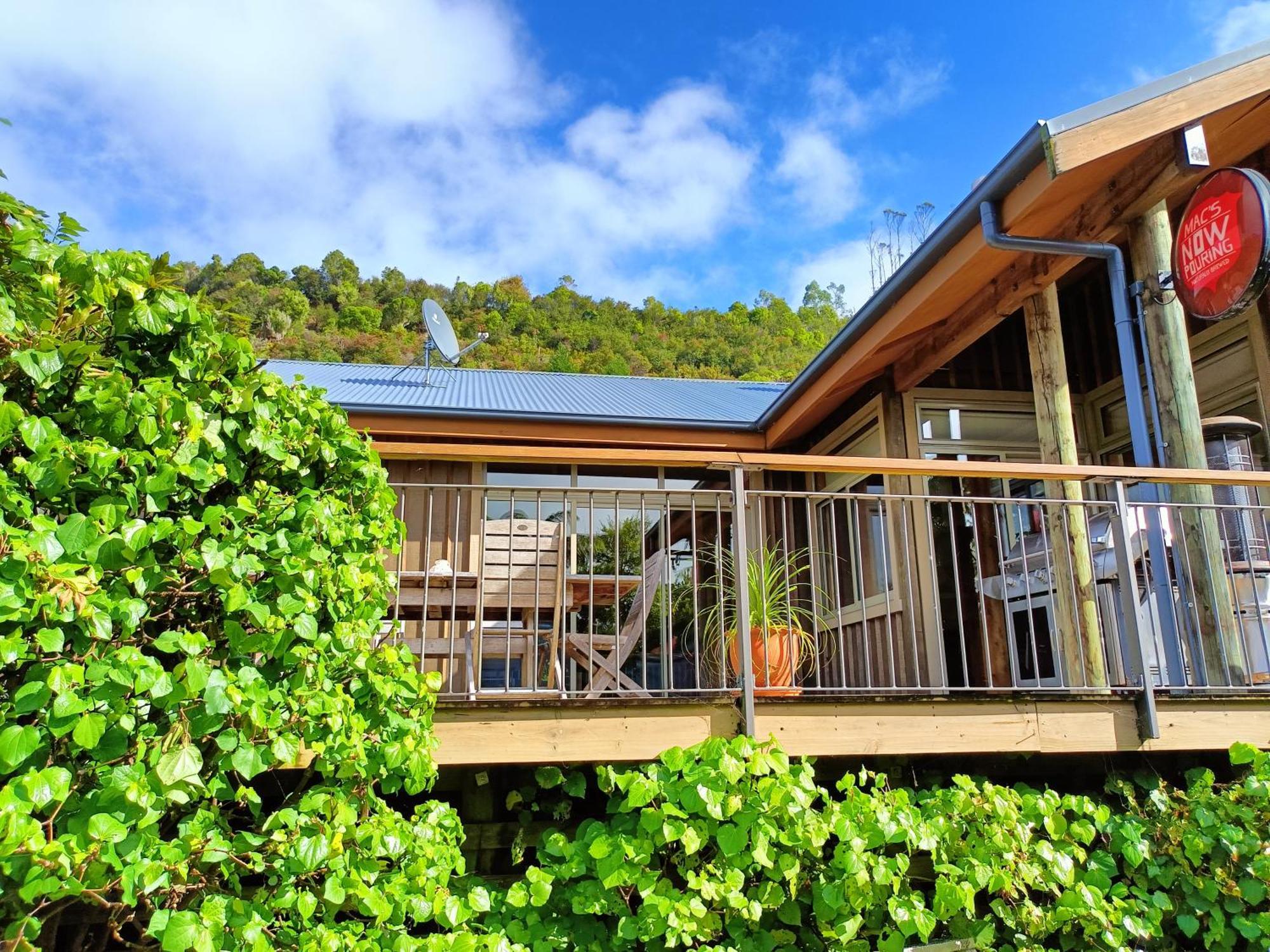 Riverstone Retreat Karamea Bilik gambar
